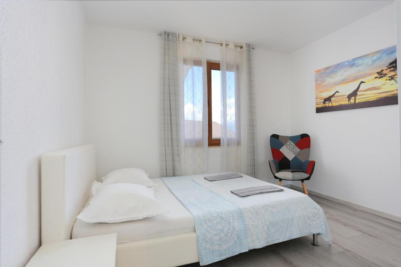 Apartments With A Parking Space Mastrinka, Ciovo - 4324 Trogir Eksteriør billede
