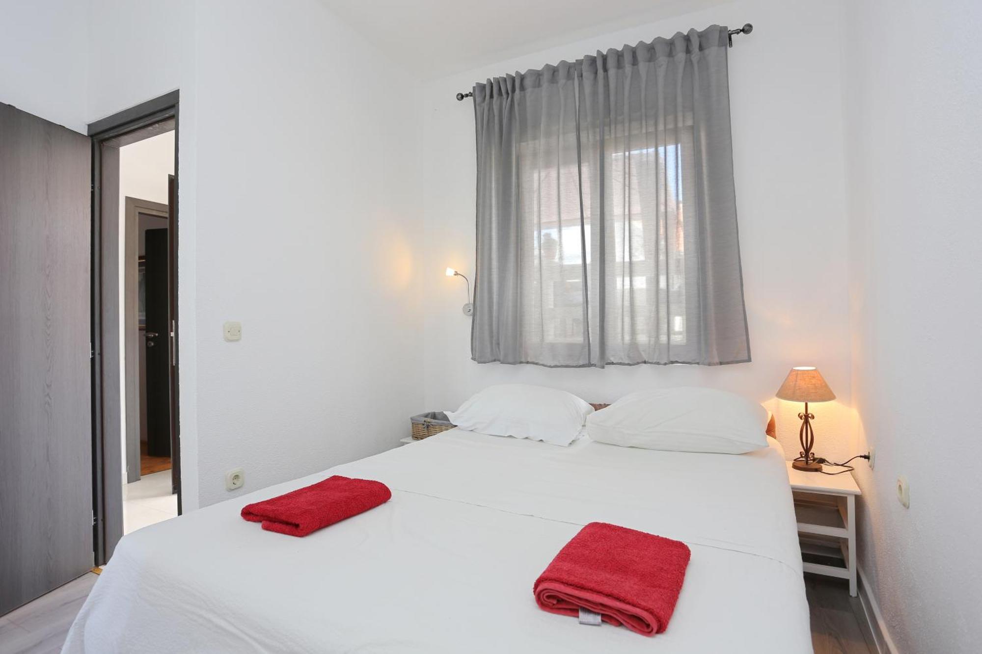 Apartments With A Parking Space Mastrinka, Ciovo - 4324 Trogir Værelse billede